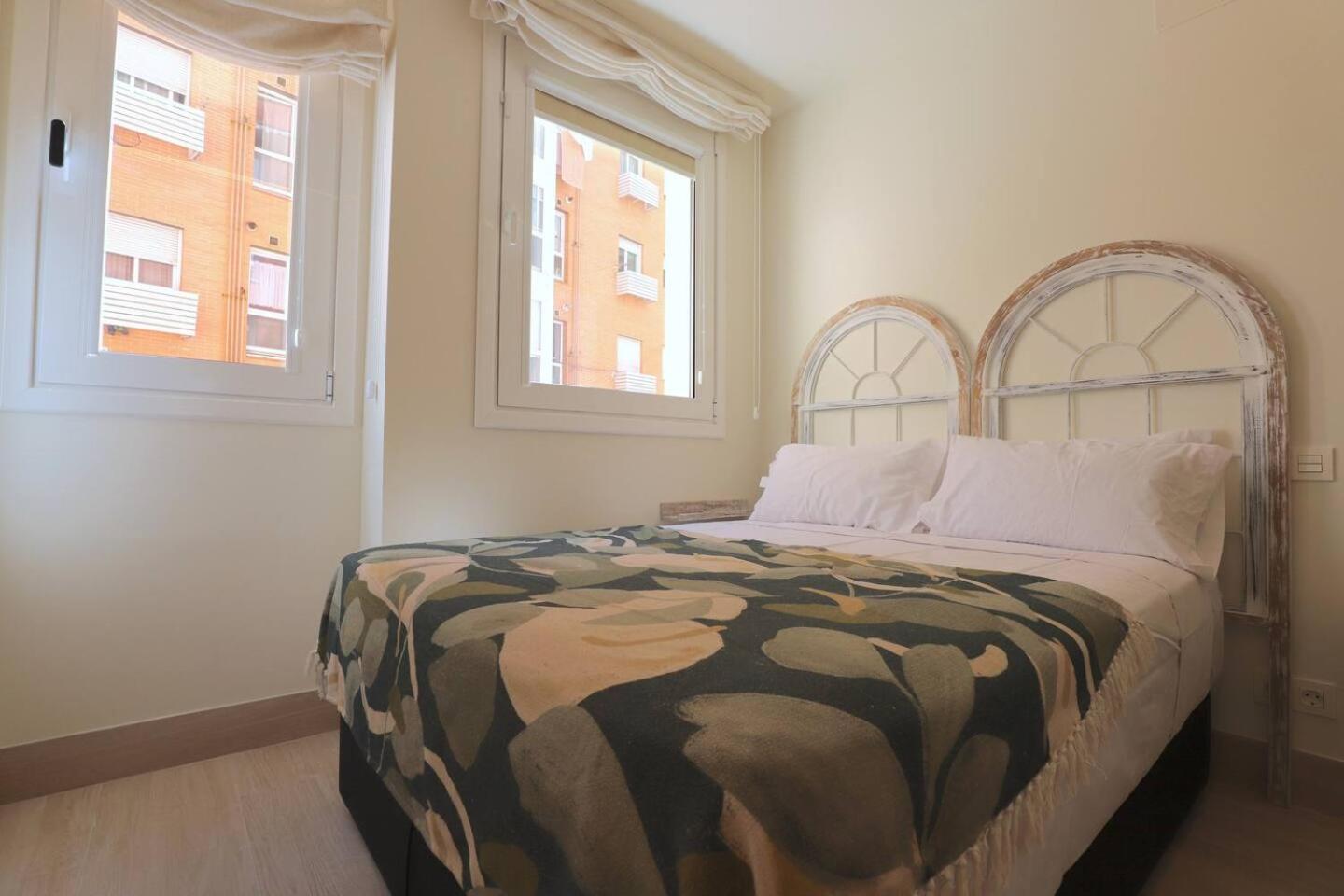 Apartamentos Orilla Del Bernabeu Madryt Zewnętrze zdjęcie