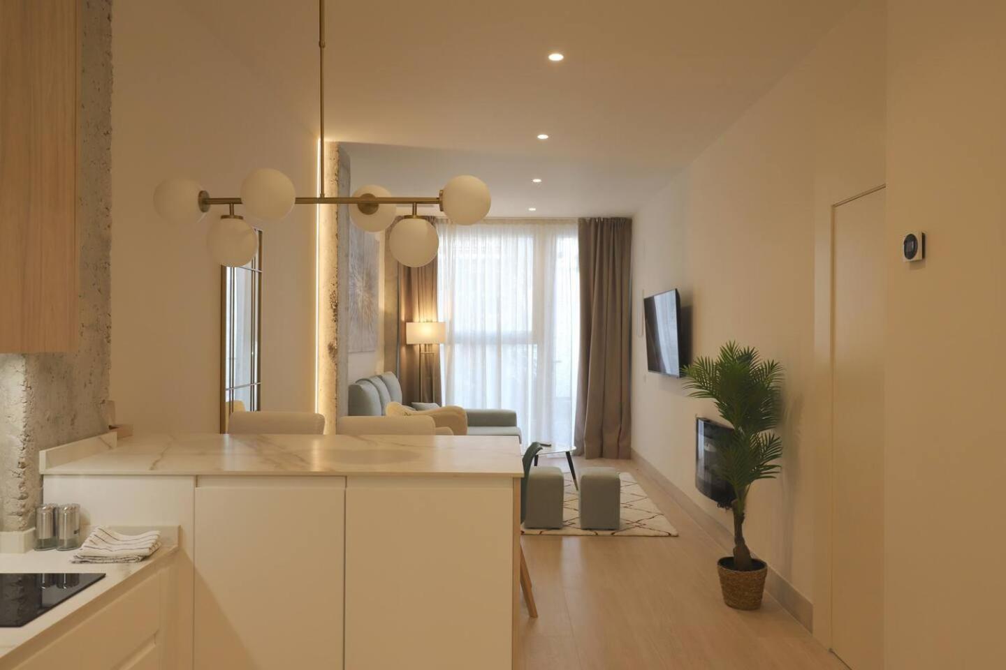Apartamentos Orilla Del Bernabeu Madryt Zewnętrze zdjęcie
