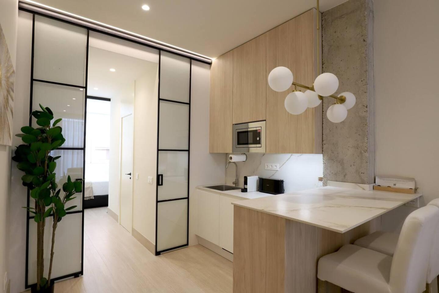 Apartamentos Orilla Del Bernabeu Madryt Zewnętrze zdjęcie