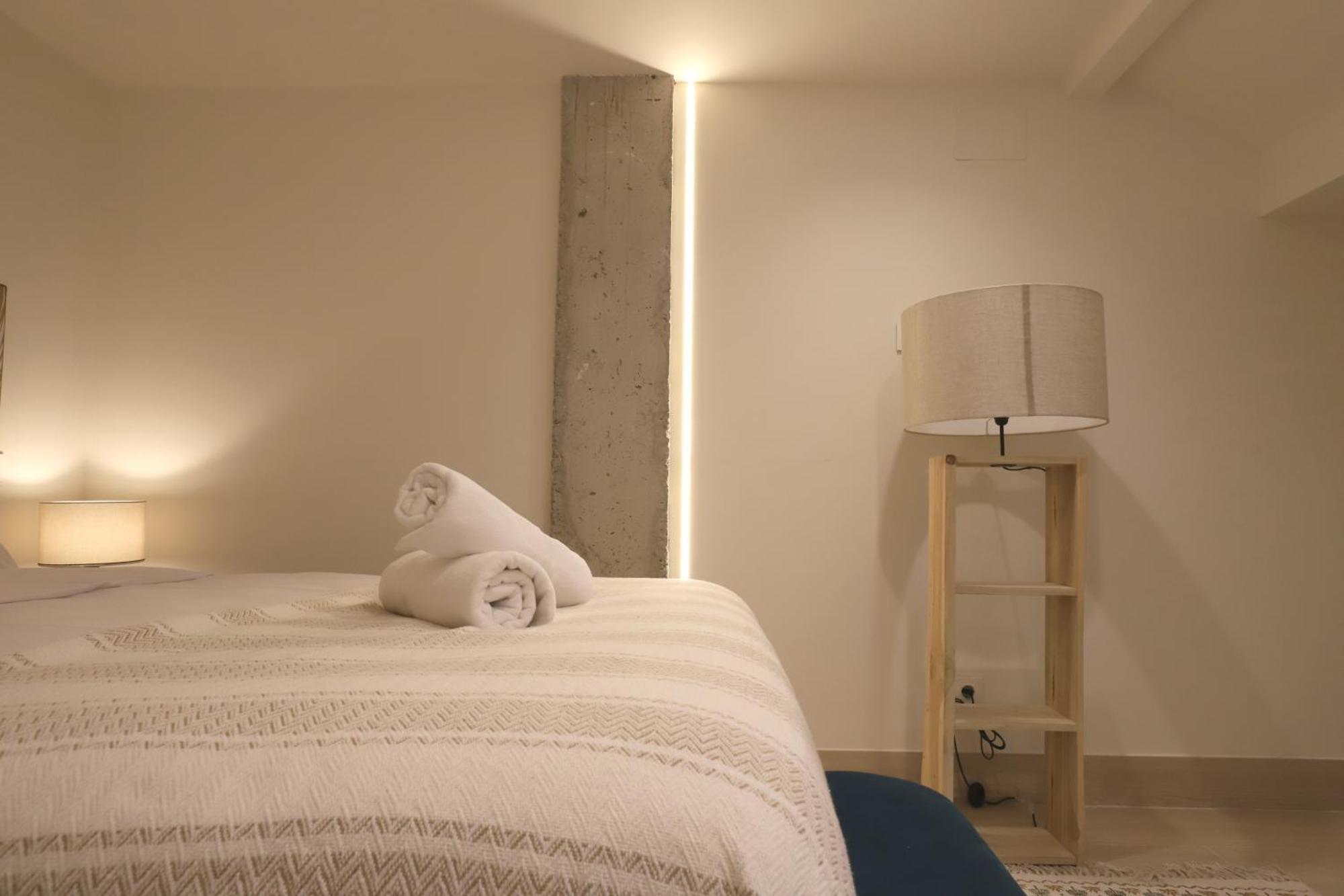 Apartamentos Orilla Del Bernabeu Madryt Zewnętrze zdjęcie